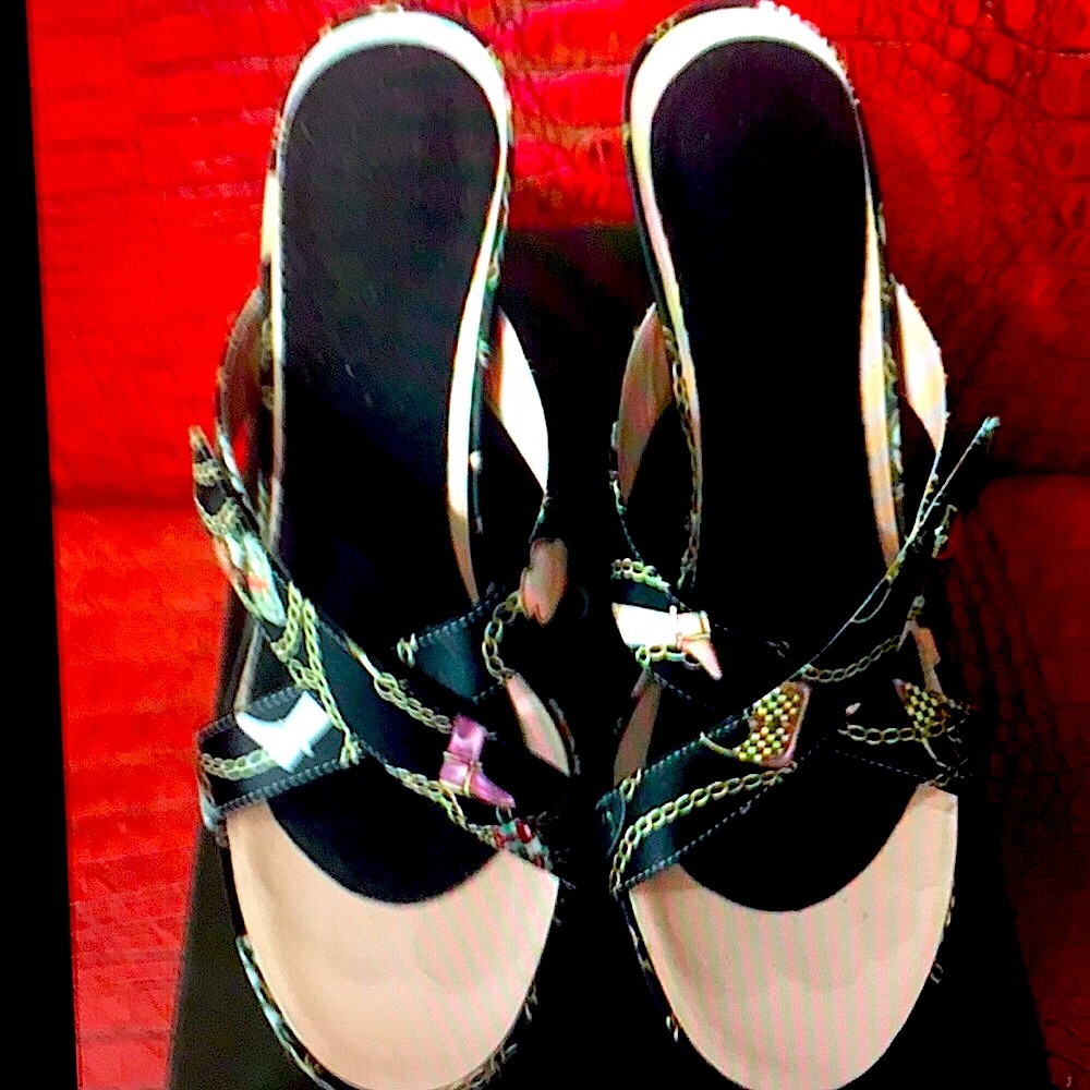 AUTHENTIC GUCCI PRINTED TECHNO CHARM SATIN SANDALS